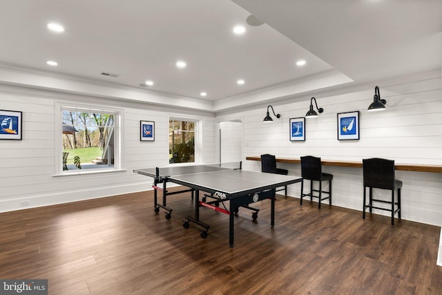 840 Childs Point Rd, Annapolis, MD 21401 - game room featuring visible vents, recessed lighting, dark wood finished floors, and crown molding