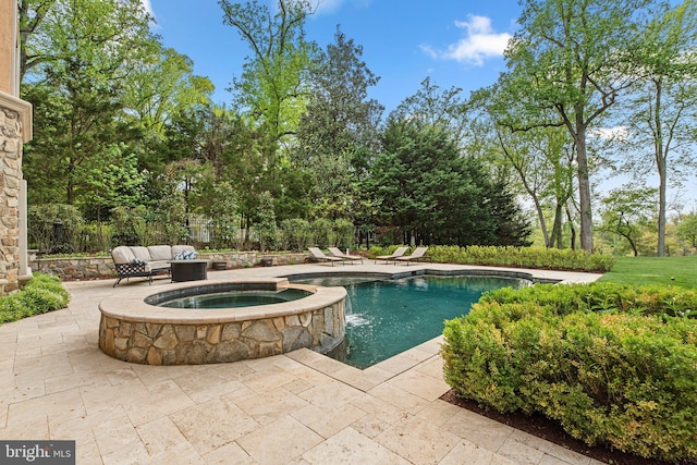 840 Childs Point Rd, Annapolis, MD 21401 - view of pool featuring a patio and a pool with connected hot tub
