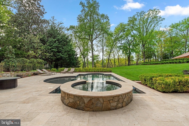 840 Childs Point Rd, Annapolis, MD 21401 - view of pool with a pool with connected hot tub, a yard, and a patio area