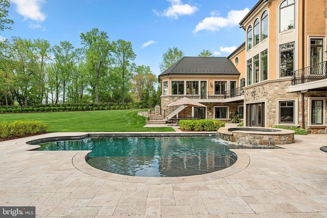 840 Childs Point Rd, Annapolis, MD 21401 - view of pool featuring a lawn, a pool with connected hot tub, stairway, and a patio
