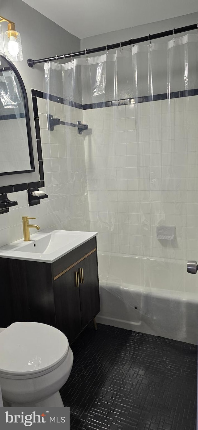3811 Swann Rd Unit T-1, Suitland, MD 20746 - full bathroom with vanity, toilet, and shower / bath combination with curtain