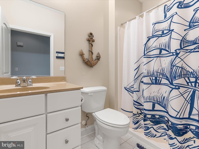 full bathroom with tile patterned flooring, toilet, vanity, a shower with curtain, and baseboards