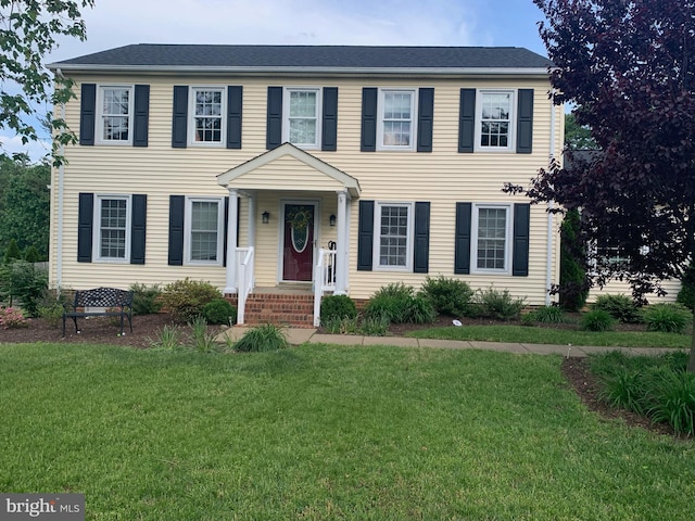 202 Stern Cv, Stafford, VA 22554 - colonial home featuring a front yard