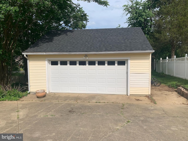 202 Stern Cv, Stafford, VA 22554 - detached garage featuring fence