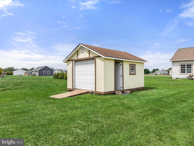 view of outdoor structure featuring an outbuilding