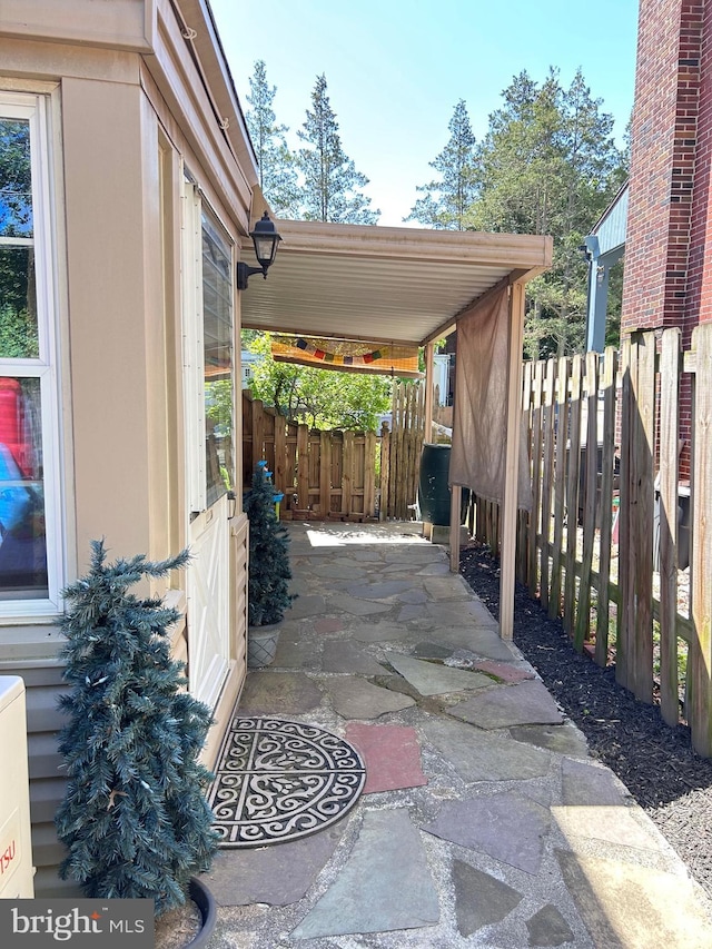 2619 Filbert Ave, Reading, PA 19606 - view of patio / terrace