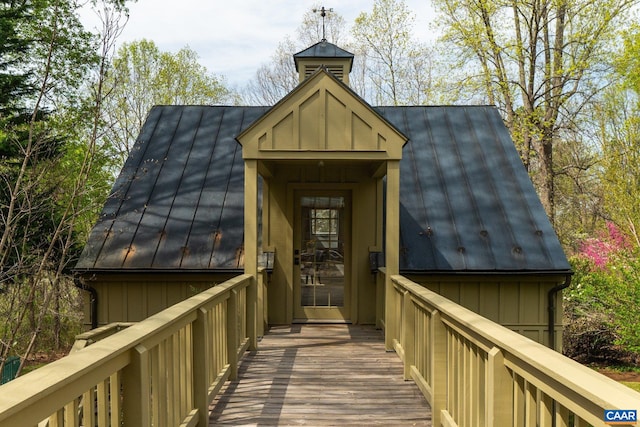 view of outdoor structure