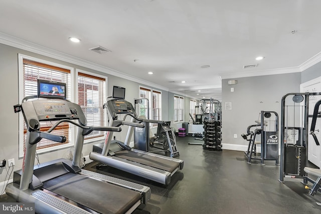 workout area with recessed lighting, visible vents, baseboards, and ornamental molding