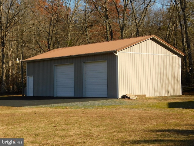 view of detached garage