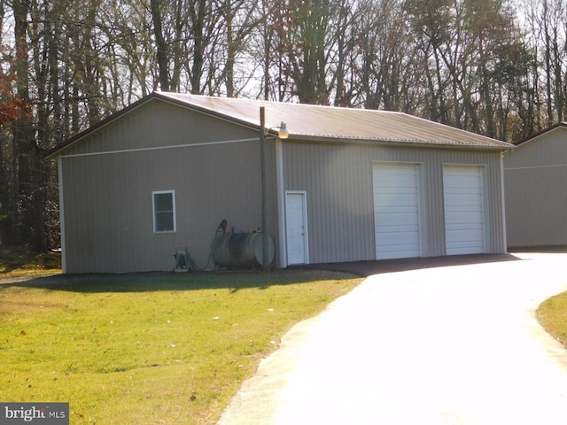 view of detached garage