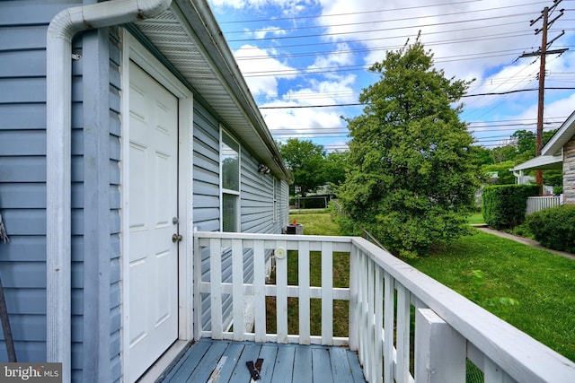 4315 Washington Blvd, Halethorpe, MD 21227 - wooden terrace with a lawn