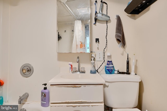 4315 Washington Blvd, Halethorpe, MD 21227 - full bathroom with vanity and toilet