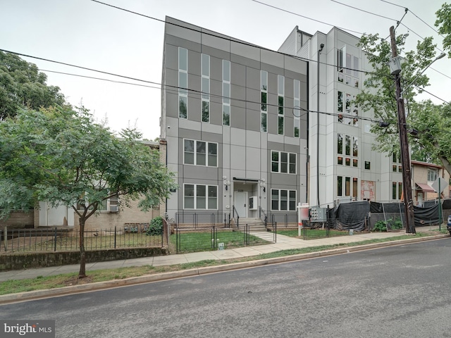 2109 M St NE Unit 5, Washington, DC 20002 - view of building exterior with a fenced front yard