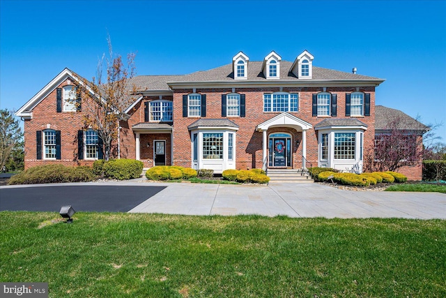 6 Ridgeview Way, Allentown, NJ 08501 - colonial house with brick siding and a front yard