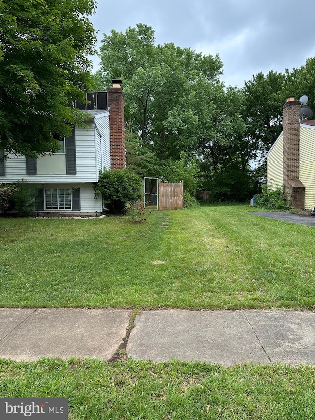 1207 Sunrise Ct, Herndon, VA 20170 - view of grassy yard