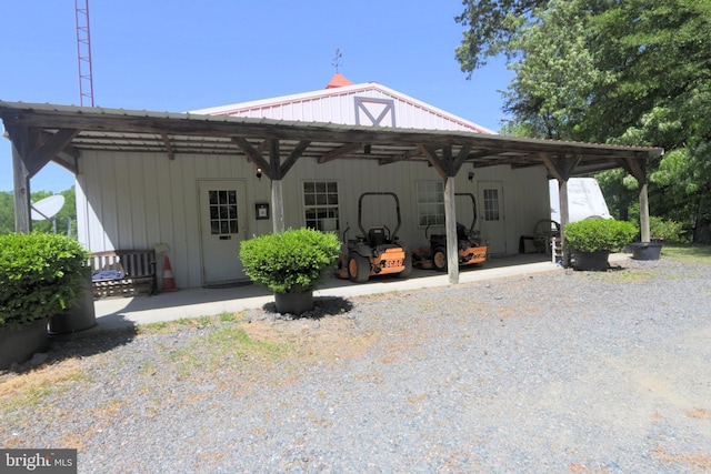41 Wood Landing Rd, Fredericksburg, VA 22405 - rear view of house featuring a carport