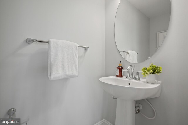 bathroom featuring baseboards