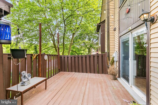7329 Split Rail Ln, Laurel, MD 20707 - deck featuring fence
