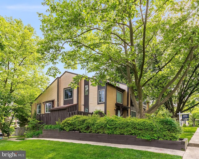 7329 Split Rail Ln, Laurel, MD 20707 - view of front facade featuring a front lawn