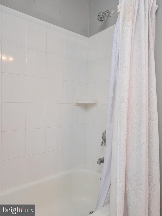 3325 Cedar Dr, Edgewater, MD 21037 - bathroom with shower / bath combo with shower curtain