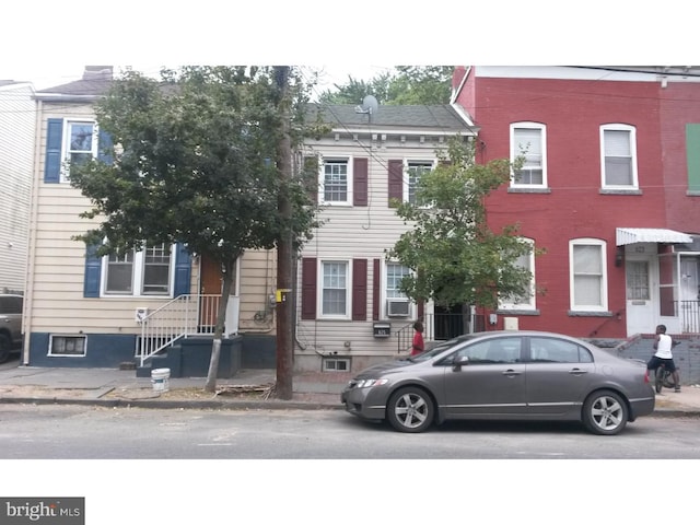 625 Lamberton St, Trenton, NJ 08611 - view of townhome / multi-family property