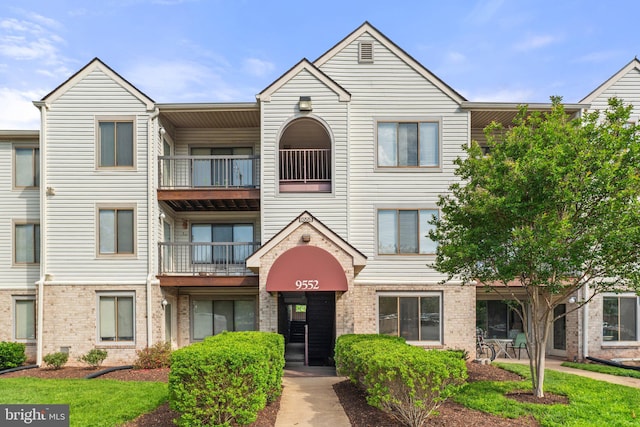 9552 Cannoneer Ct Unit 204, Manassas, VA 20110 - view of building exterior