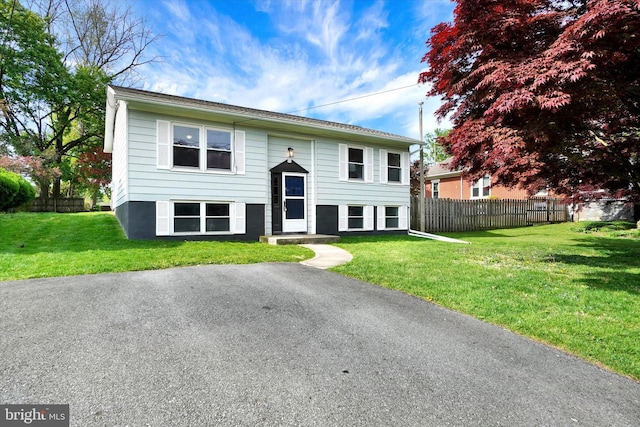1788 Temple Ave, Lancaster, PA 17603 - raised ranch featuring fence and a front lawn