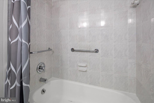 4501 Arlington Blvd Unit 709, Arlington, VA 22203 - bathroom featuring shower / bath combo