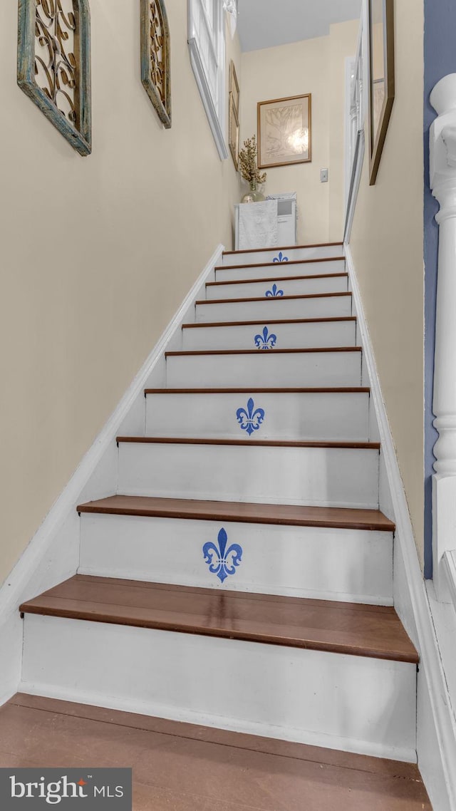 501 Tulip Rd, Riva, MD 21140 - view of stairs