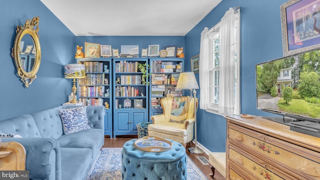 501 Tulip Rd, Riva, MD 21140 - sitting room with wood finished floors