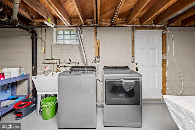 1902 Northleigh Rd, Lutherville Timonium, MD 21093 - laundry area featuring washing machine and clothes dryer