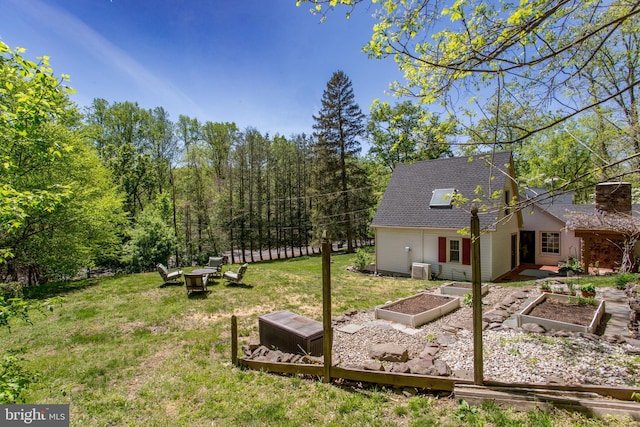 view of yard with a garden