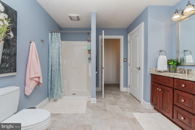 890 Hobart Rd, Hanover, PA 17331 - full bath featuring toilet, vanity, a shower with curtain, and baseboards