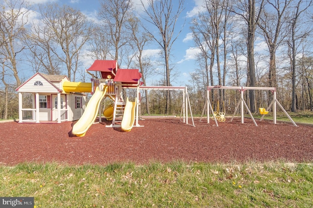 890 Hobart Rd, Hanover, PA 17331 - view of communal playground