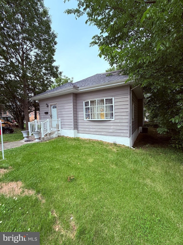 4006 Chesmont Ave, Baltimore, MD 21206 - view of front of property featuring a front yard