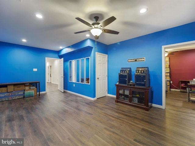 living room with recessed lighting, wood finished floors, baseboards, and ceiling fan