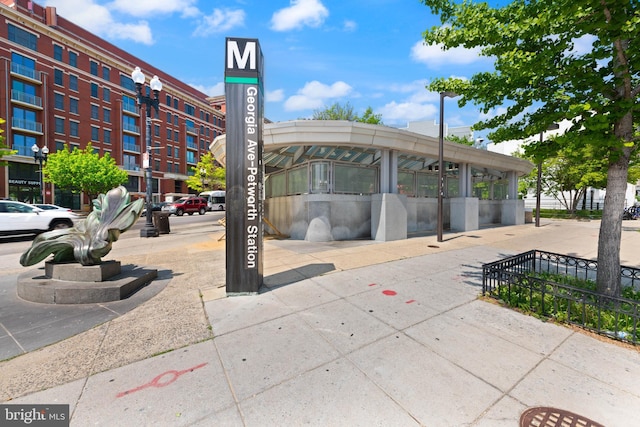 728 Farragut St NW, Washington, DC 20011 - view of community
