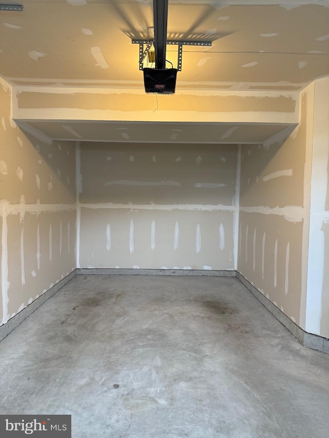 506 Red Bill Ln, Cambridge, MD 21613 - garage with a garage door opener