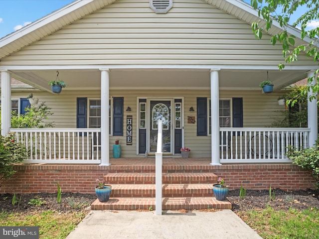 view of front of house featuring covered porch