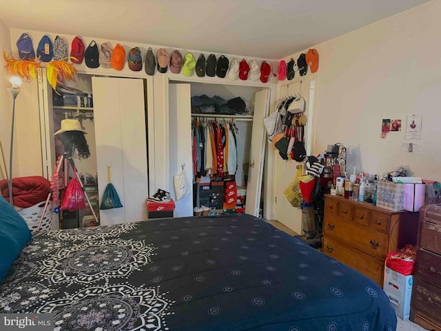 3322 Windermere Dr, Bushkill, PA 18324 - bedroom with multiple closets