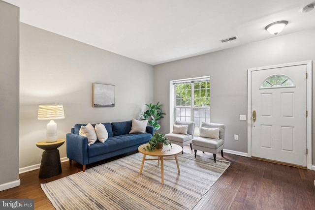 3723 Hampton Ct, Alexandria, VA 22306 - living area featuring wood finished floors