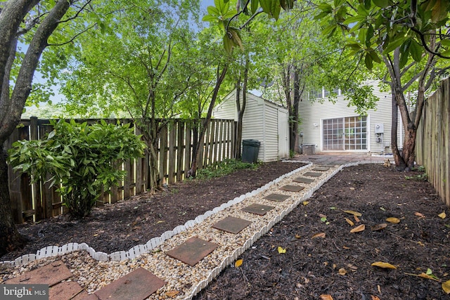 3723 Hampton Ct, Alexandria, VA 22306 - view of fenced backyard