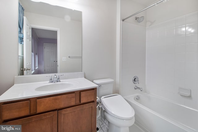 15916 Aerial View Rd, Woodbridge, VA 22193 - bathroom with toilet, vanity, and  shower combination