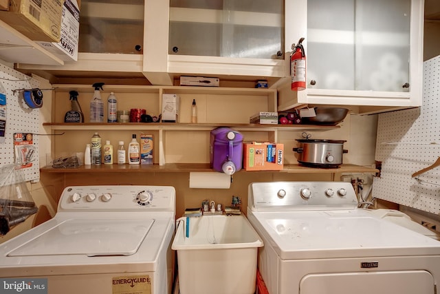 2066 Old York Rd, Burlington, NJ 08016 - washroom with washer and dryer