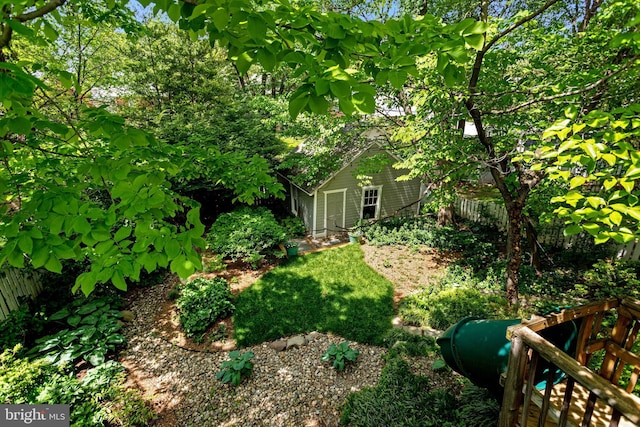 6218 30th St NW, Washington, DC 20015 - view of yard featuring fence