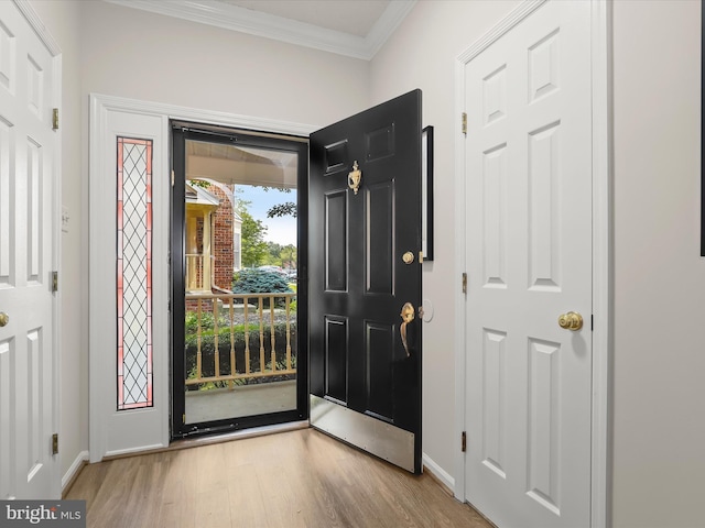 2828 Quarry Heights Way, Baltimore, MD 21209 - foyer featuring ornamental molding, wood finished floors, and baseboards