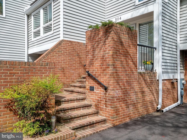 504 Moorings Cir, Arnold, MD 21012 - entrance to property with brick siding