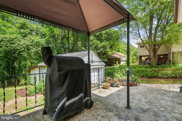 1826 Hylton Ave, Woodbridge, VA 22191 - view of patio / terrace with fence and grilling area