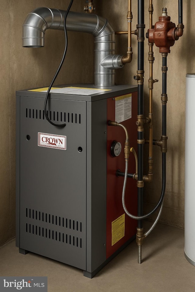 209 Glendale Rd, Upper Darby, PA 19082 - utility room featuring water heater