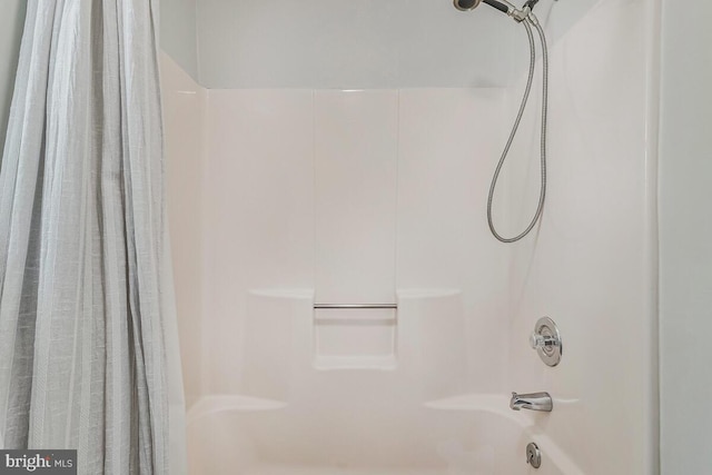 2840 Dunleigh Dr, Dunkirk, MD 20754 - full bath featuring shower / bath combination with curtain